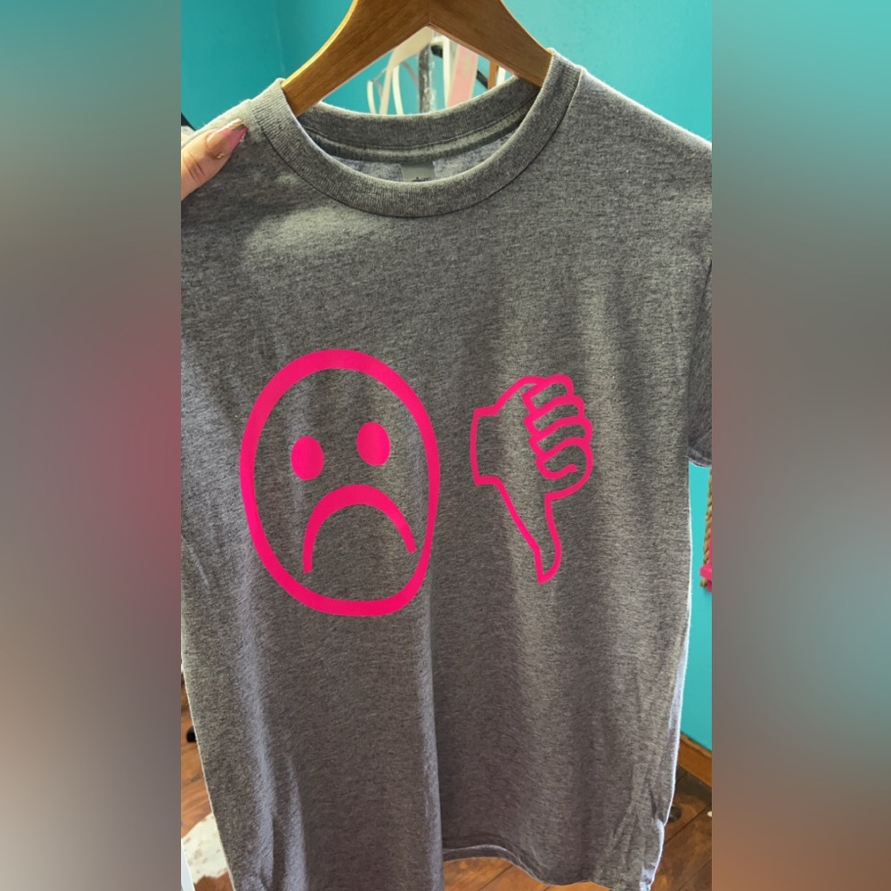 Gray size medium emoji t-shirt